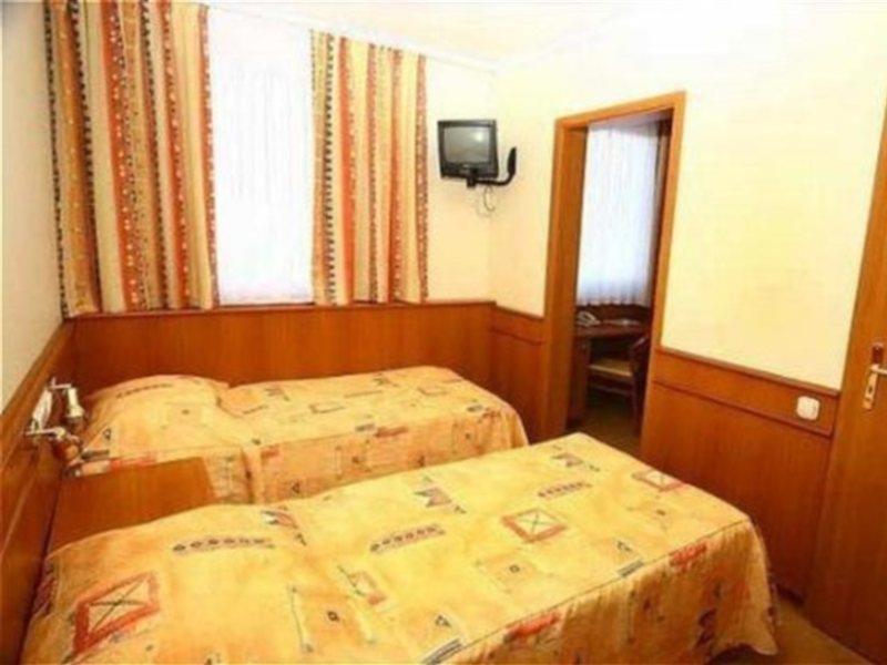 ไอบิส สไตล์ บูดาเปสต์ ซิตี้เวสต์ Hotel ภายนอก รูปภาพ